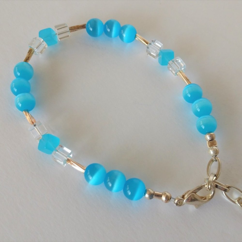 Aqua Blue Beaded Bracelet with Banded Agate Beads Handmade 8 inches - Picture 6 of 16